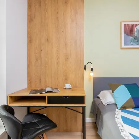 Awanport By Renters Prestige Apartmán *